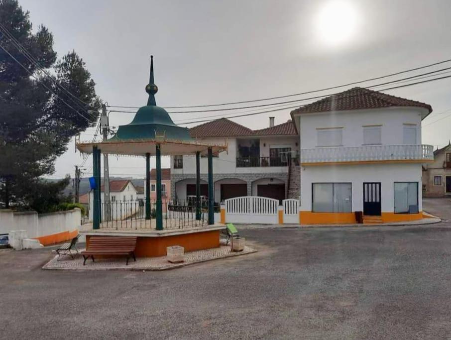 Casa Do Ninho - Entre O Campo E A Praia Cadaval Buitenkant foto